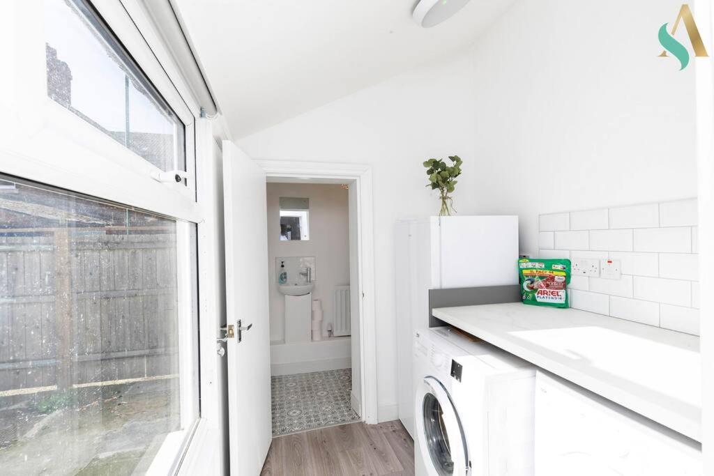5 Double Bedrooms With Ensuites - Teesside House Tsac Redcar Bagian luar foto