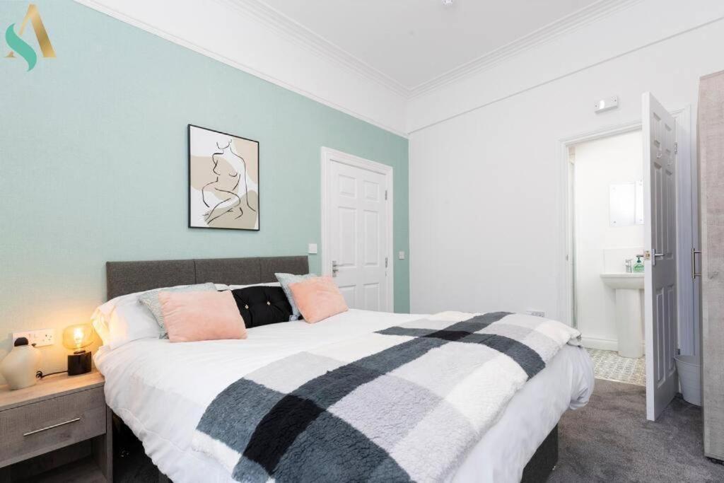 5 Double Bedrooms With Ensuites - Teesside House Tsac Redcar Bagian luar foto